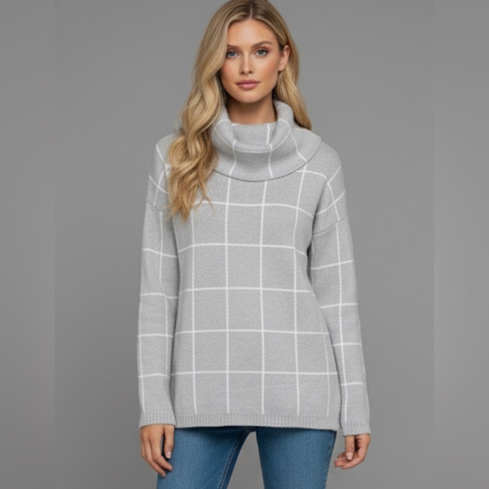Chic Gray Grid Turtleneck Sweater